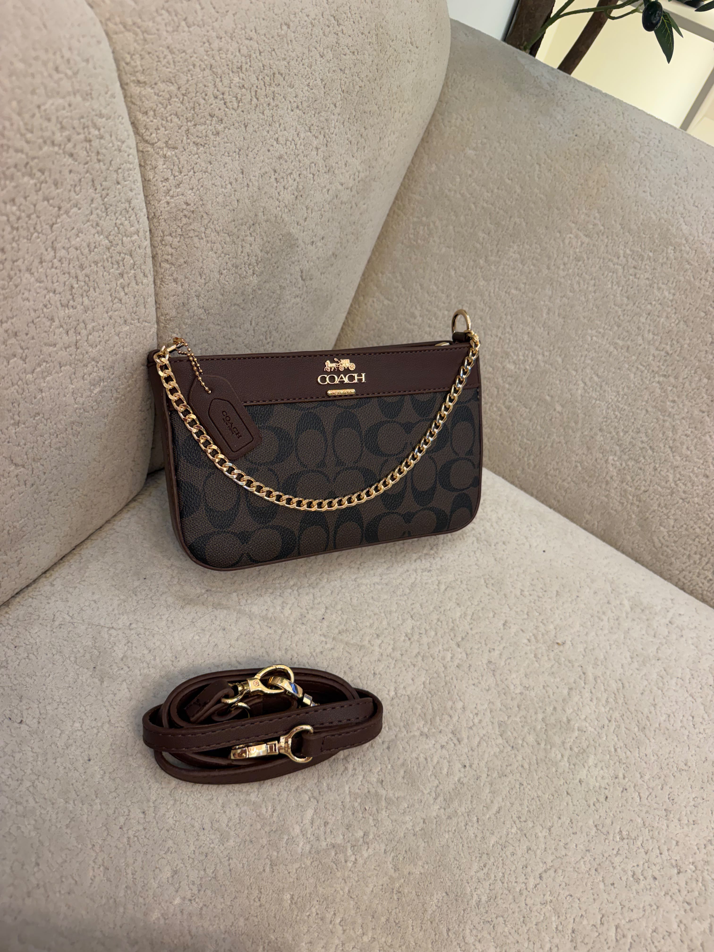 حقيبة كوتش 23cm