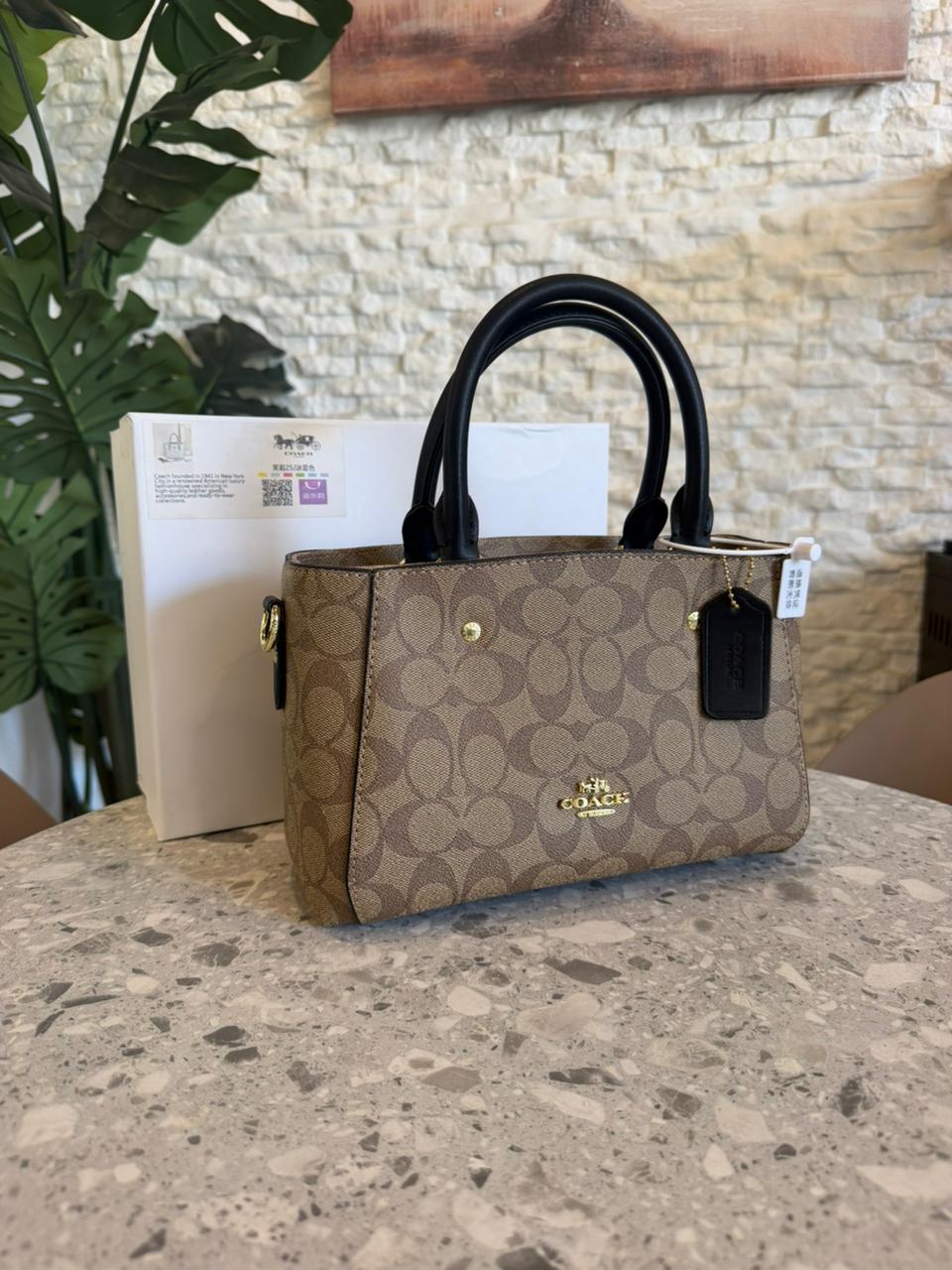 حقيبة كوتش 24cm